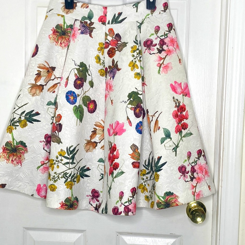 Yumi Floral Print Midi A-Line White Size 8 Textured Polyester